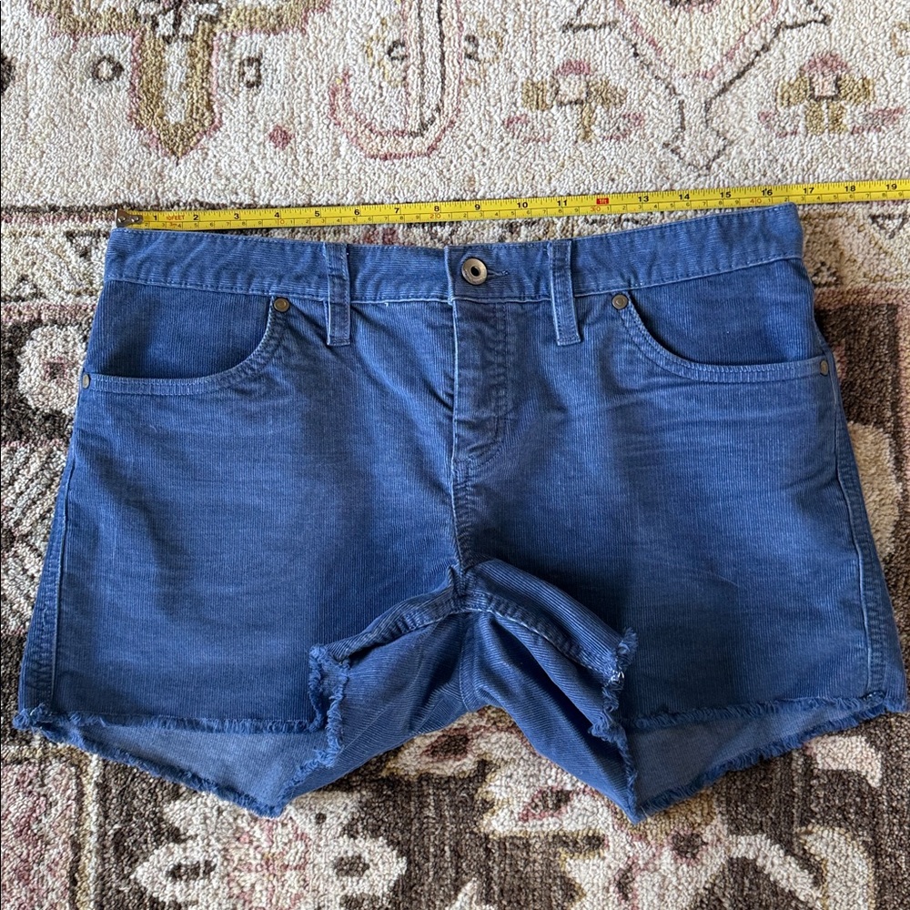 Carve Designs Women's Oahu blue Corduroy Shorts with fray & stretch. Size 6 - Picture 6 of 8